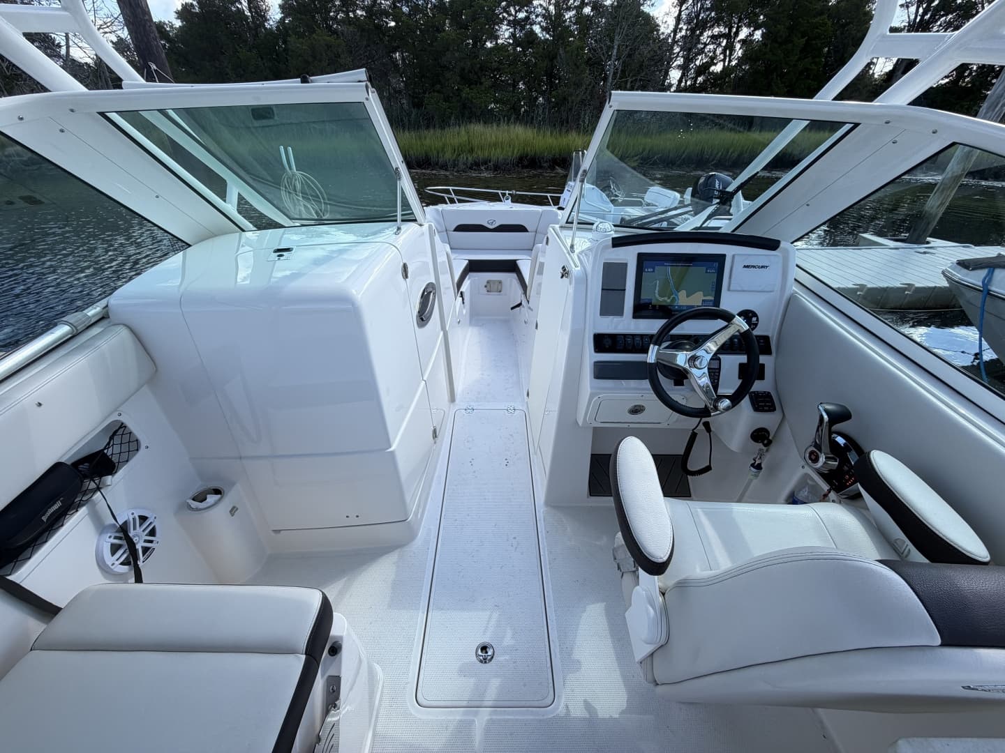 2023 Sailfish 245 DC