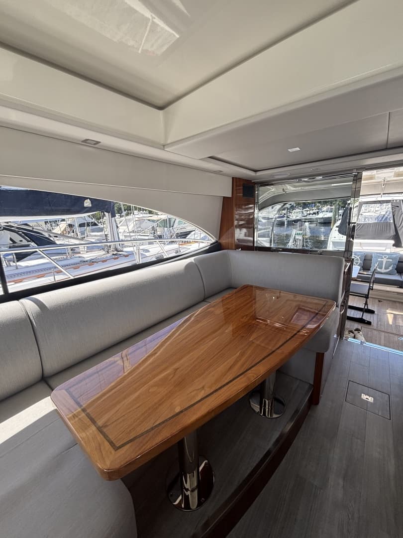 2020 Riviera 4800 Sport Yacht