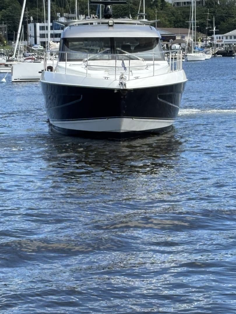 2020 Riviera 4800 Sport Yacht
