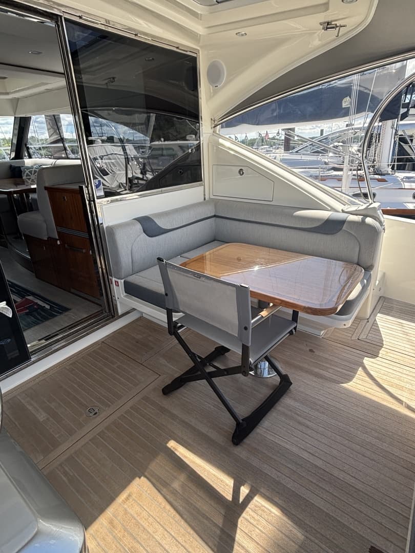 2020 Riviera 4800 Sport Yacht