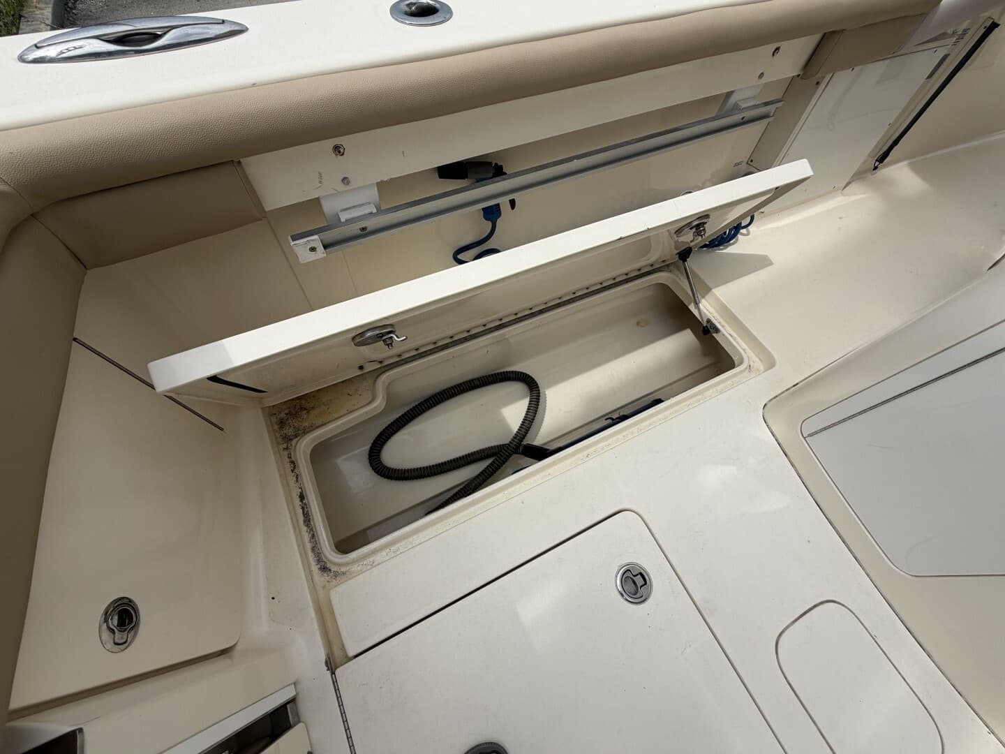 2014 Scout 320 LXF