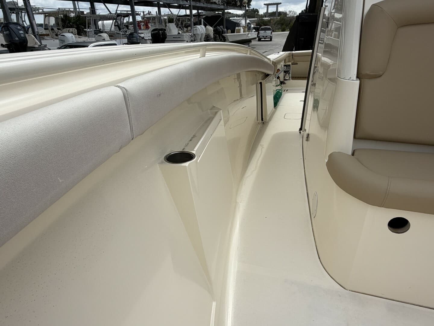 2014 Scout 320 LXF