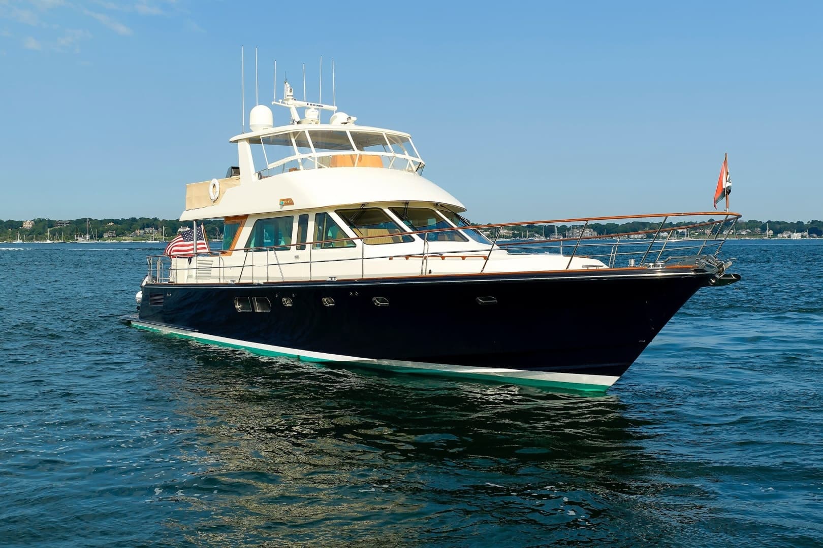 2016 Hunt Yachts 72 Flybridge