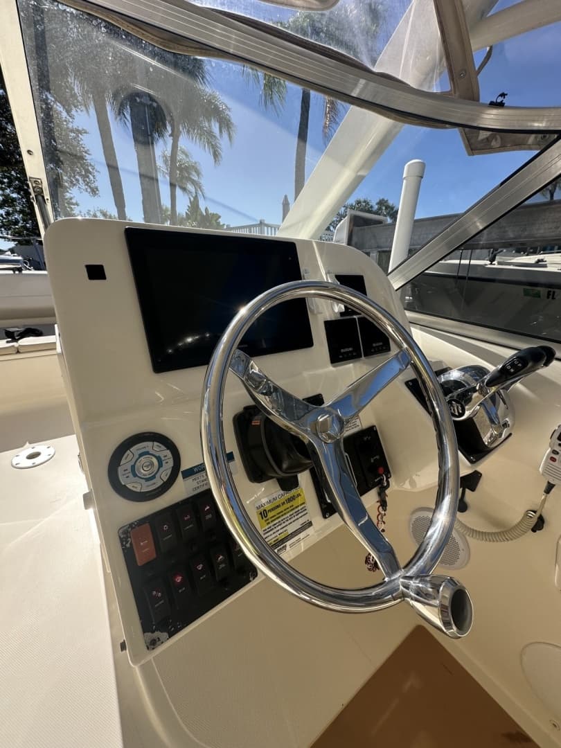 2013 World Cat 255 DC