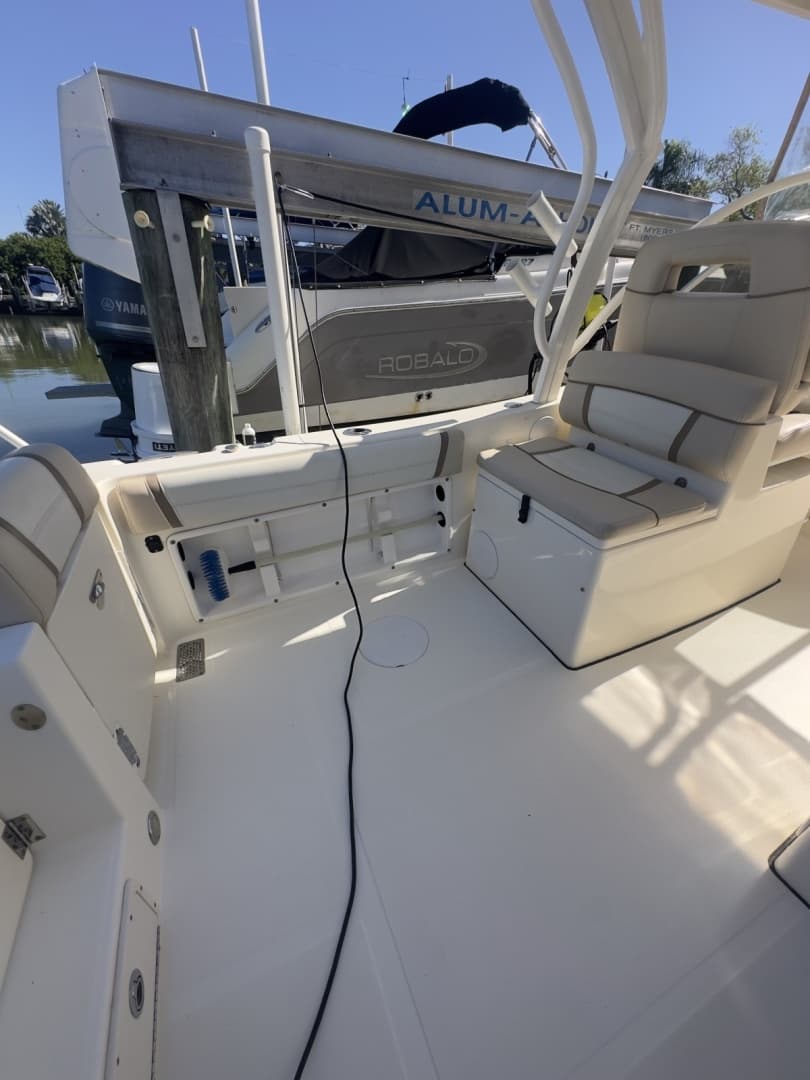 2013 World Cat 255 DC