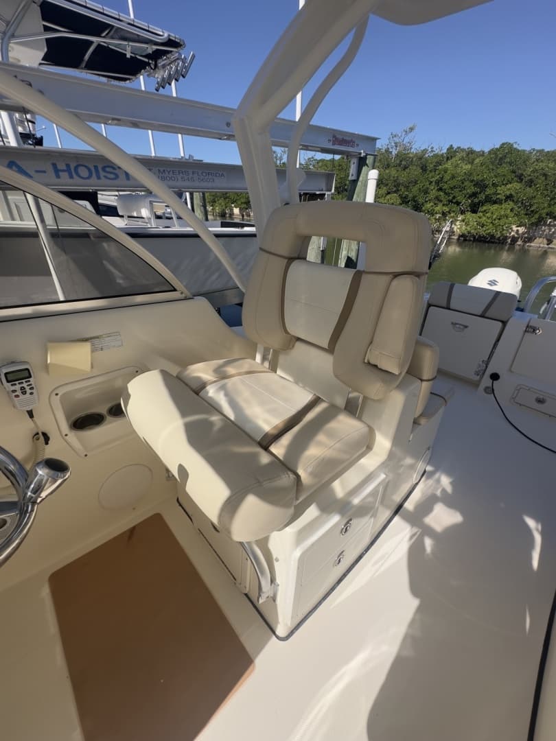 2013 World Cat 255 DC