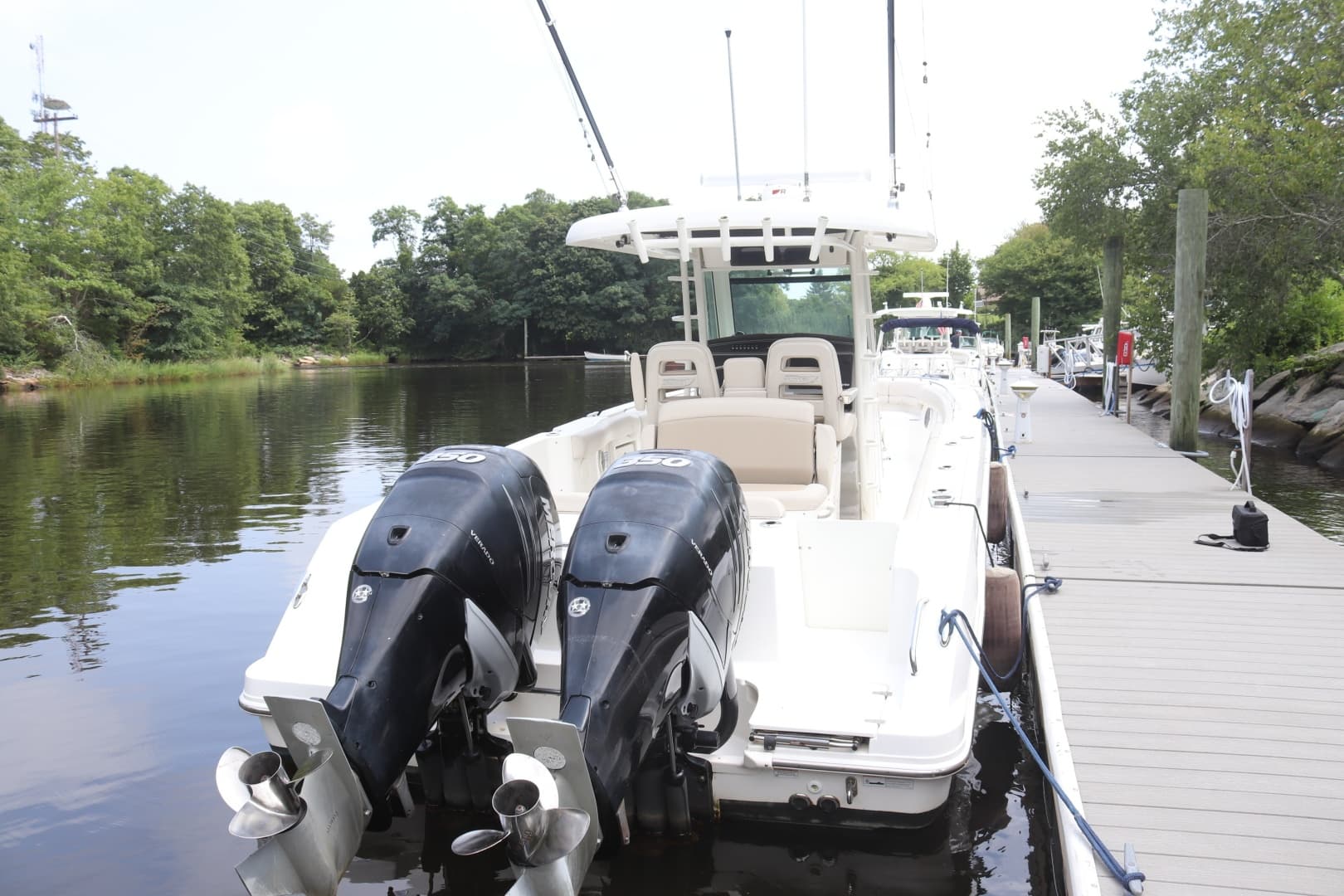 2013 Boston Whaler Outrage