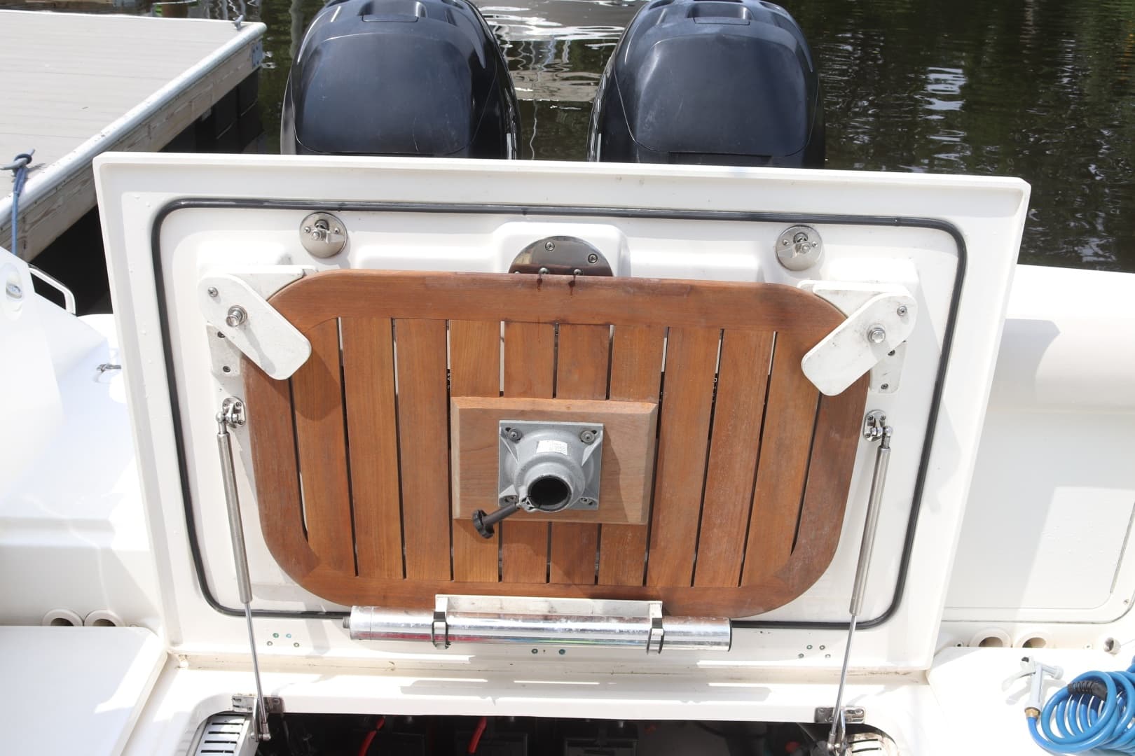 2013 Boston Whaler Outrage