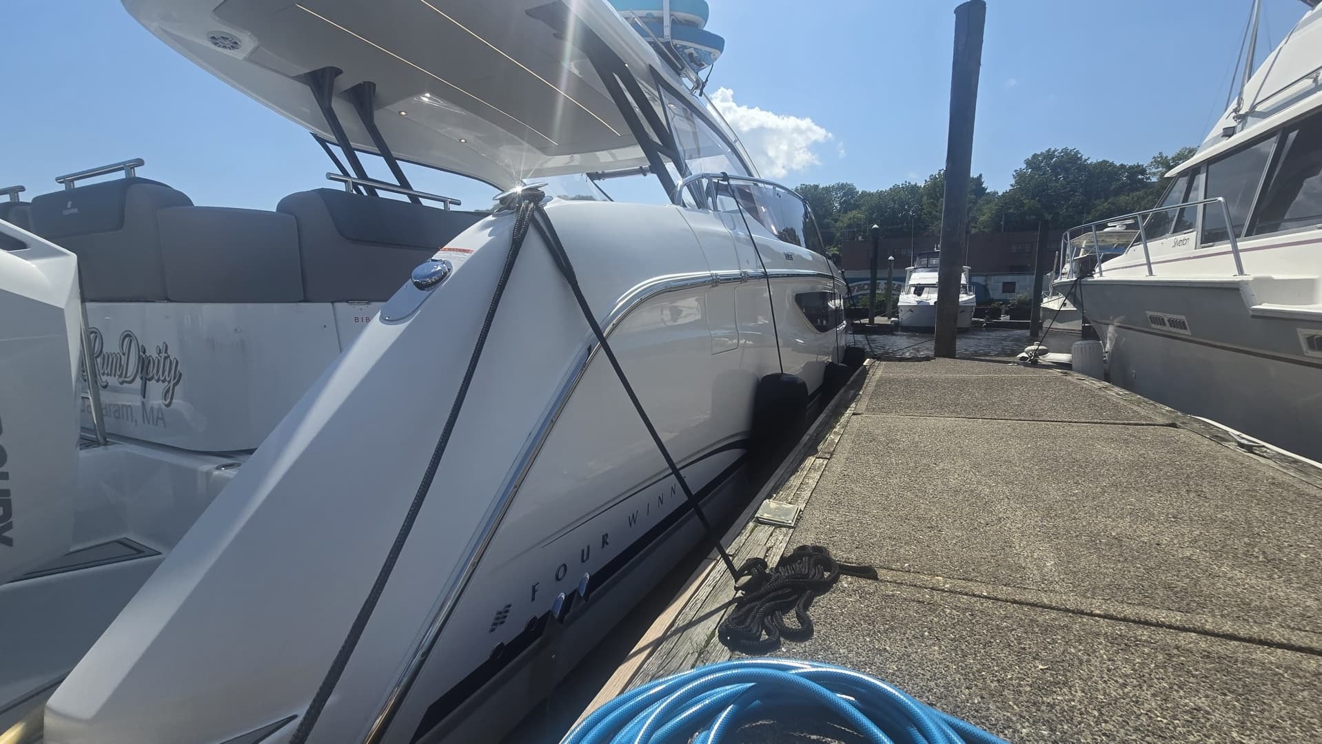 2025 Four Winns TH36
