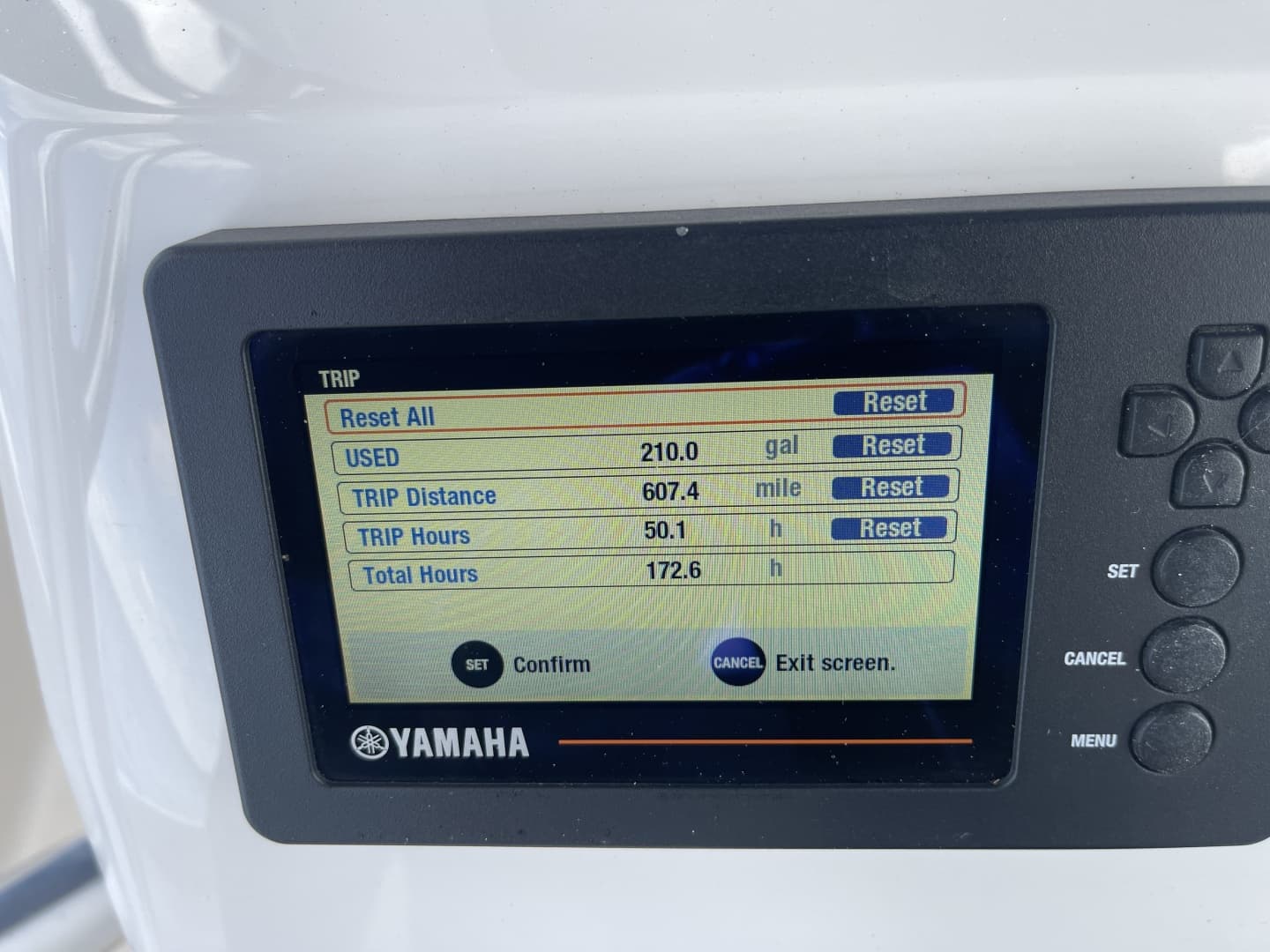 2020 Century 2200 Center Console