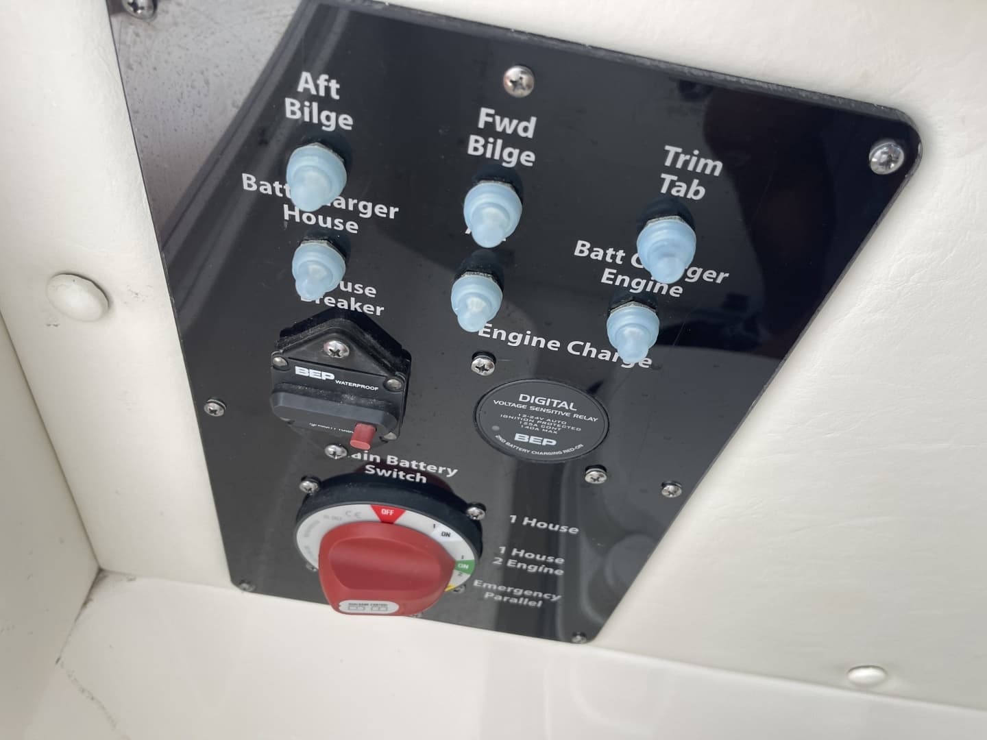 2020 Century 2200 Center Console