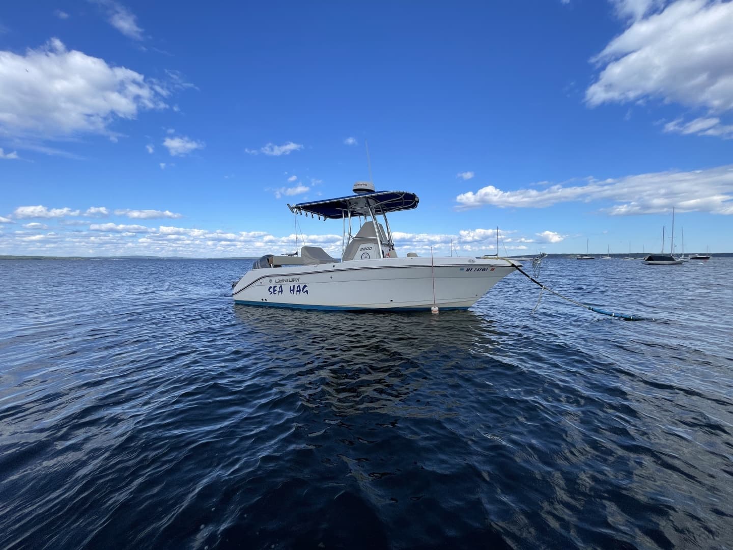 2020 Century 2200 Center Console