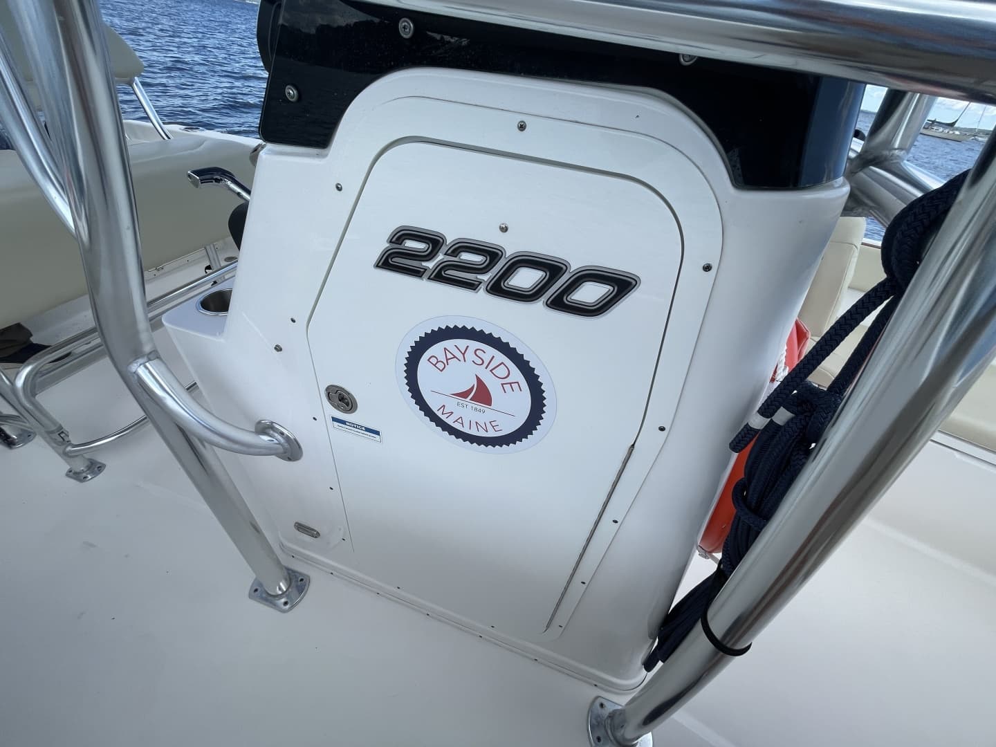 2020 Century 2200 Center Console