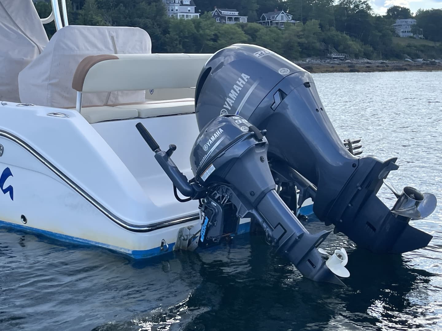 2020 Century 2200 Center Console