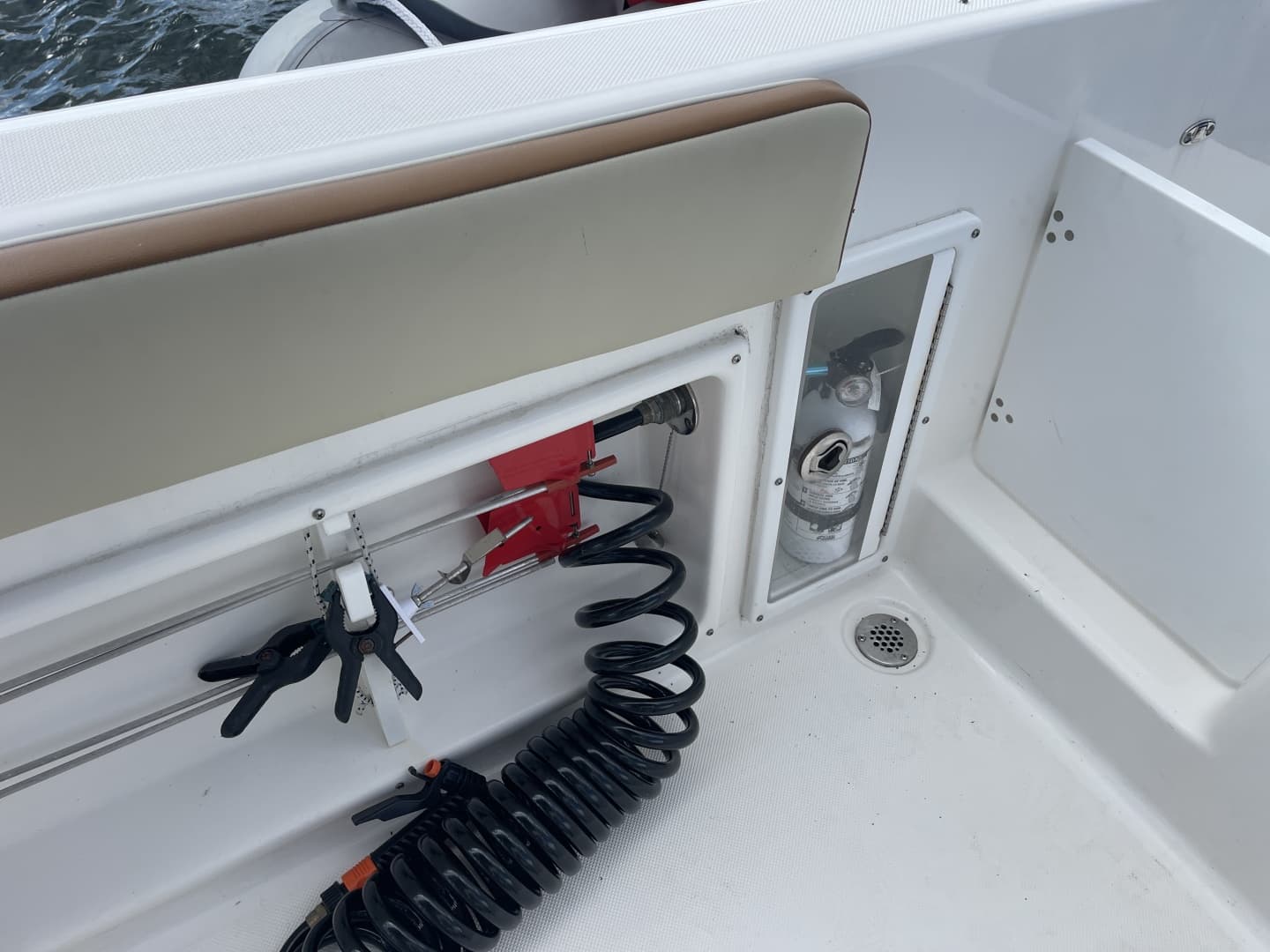2020 Century 2200 Center Console
