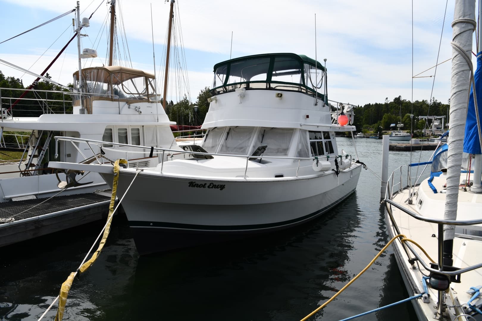 2001 Mainship 390