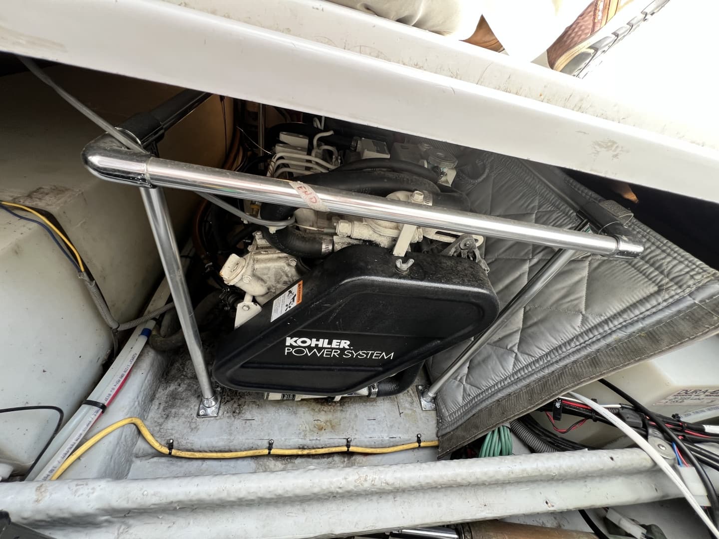 2001 Mainship 390