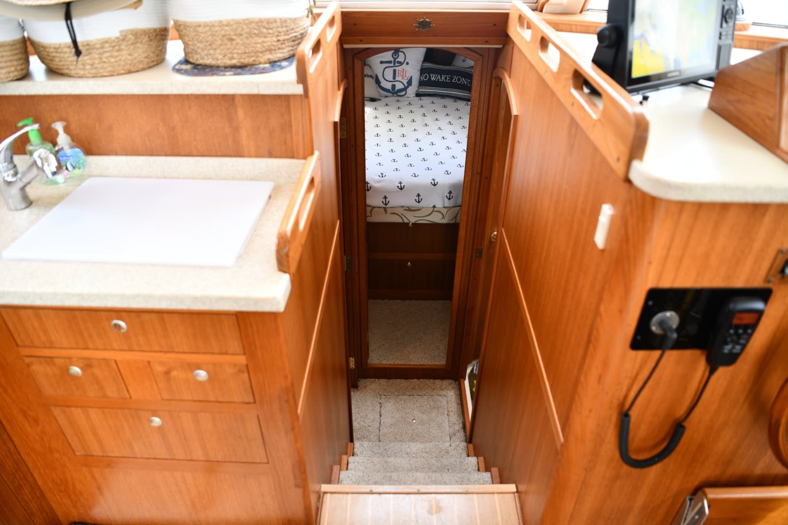 2001 Mainship 390
