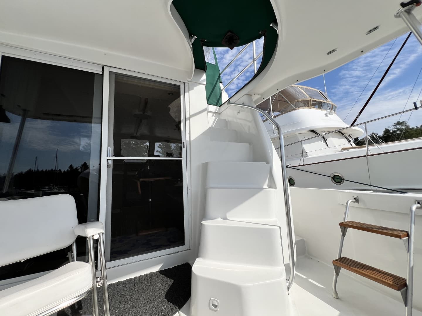 2001 Mainship 390