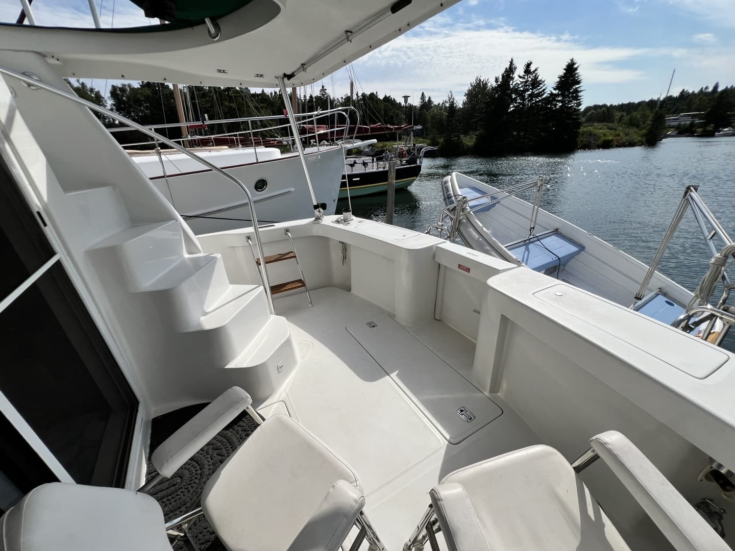 2001 Mainship 390