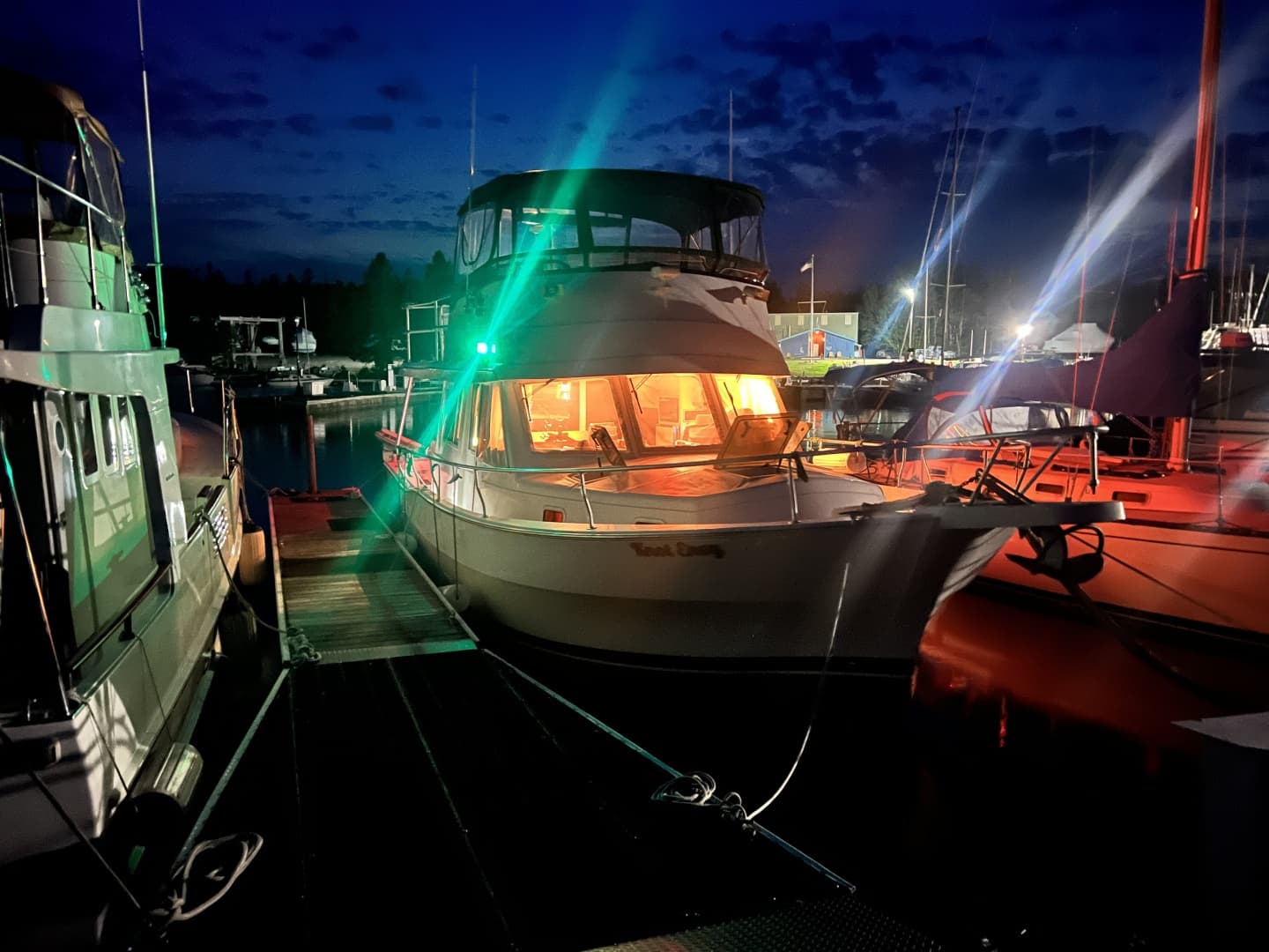 2001 Mainship 390