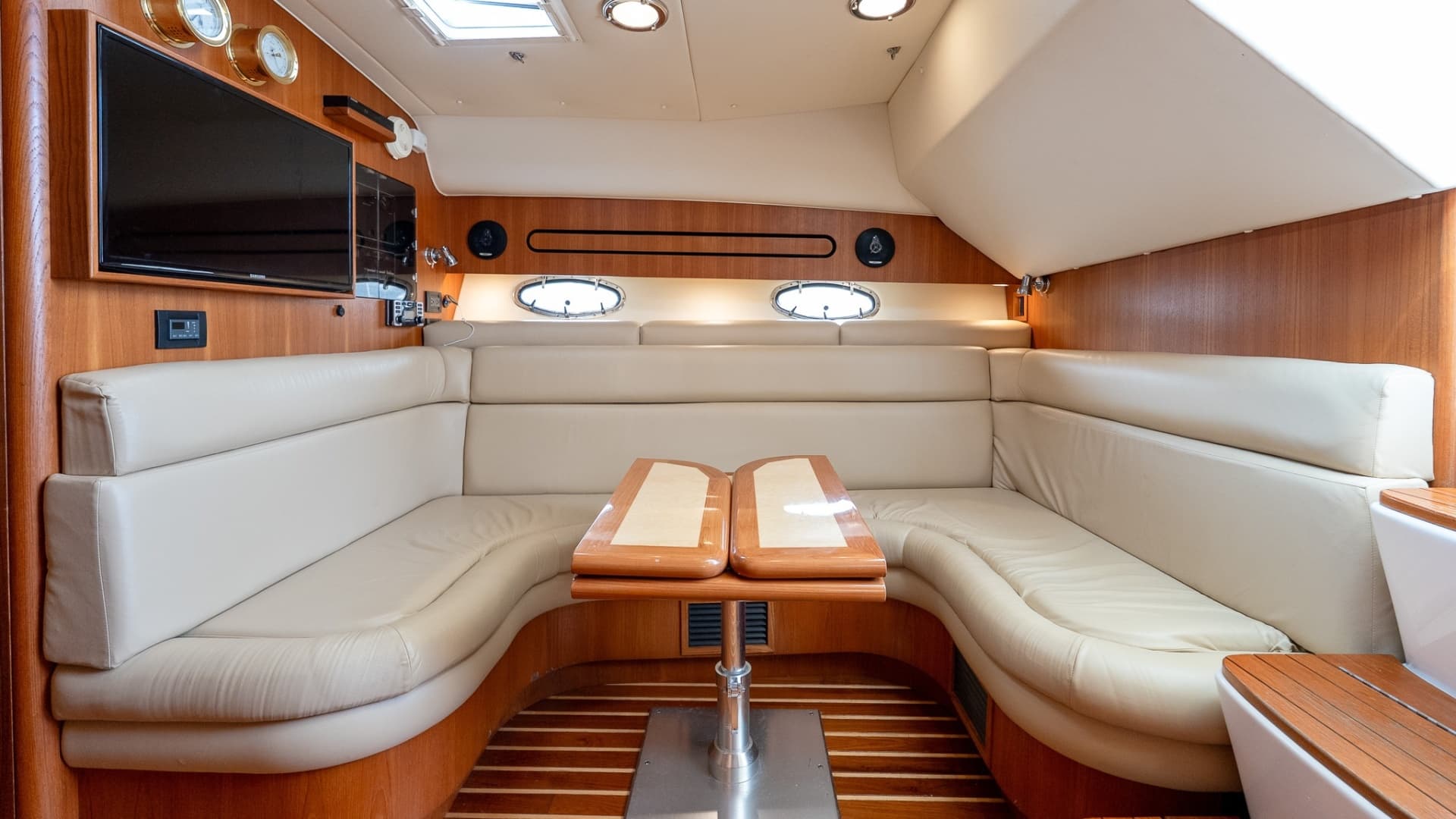 2004 Tiara Yachts 3800 Open