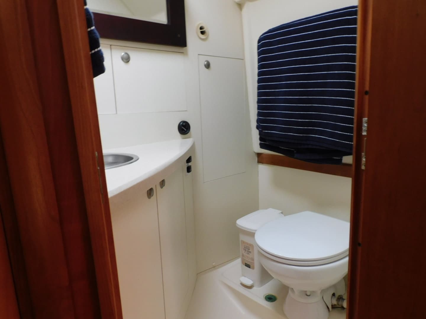 2004 Mainship 30 Rum Runner