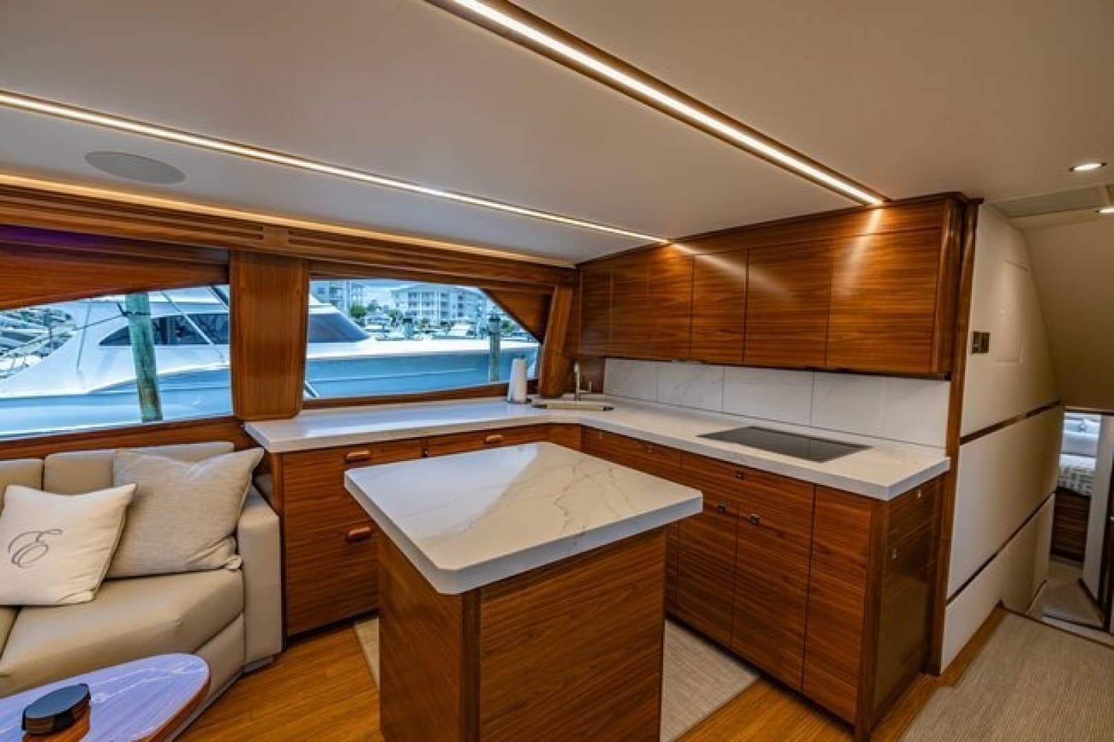 2025 Viking 58 Convertible