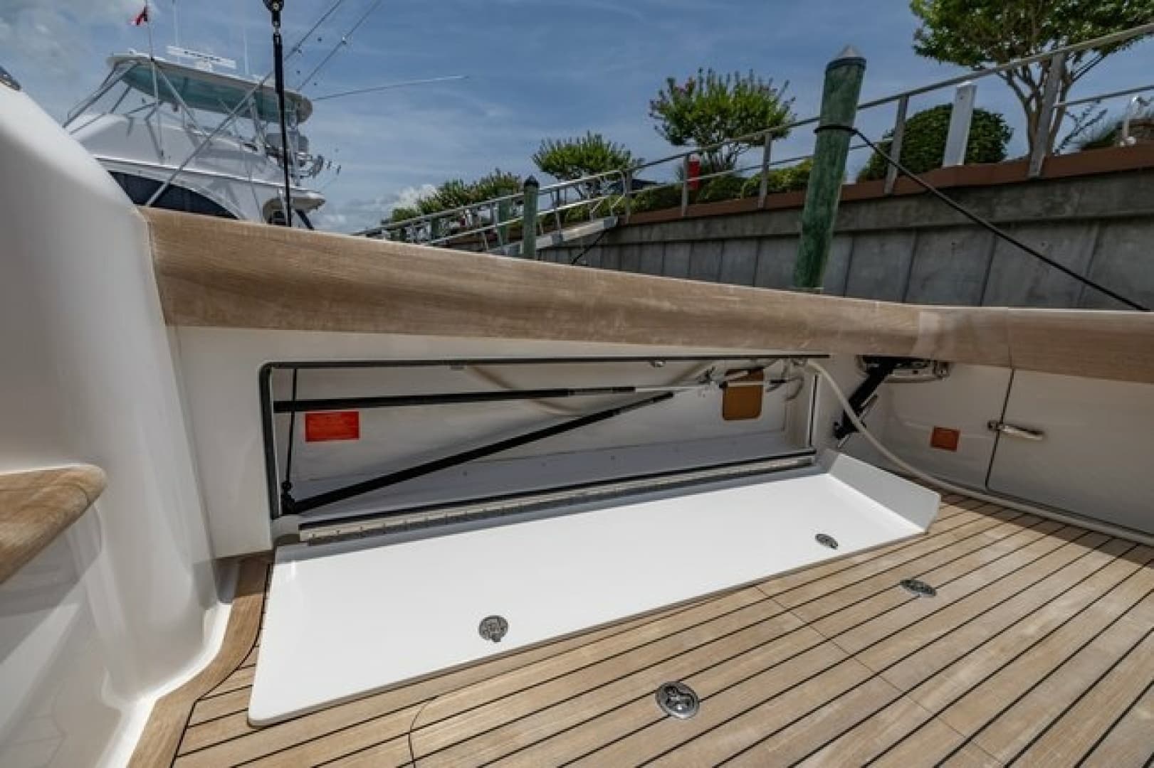 2025 Viking 58 Convertible
