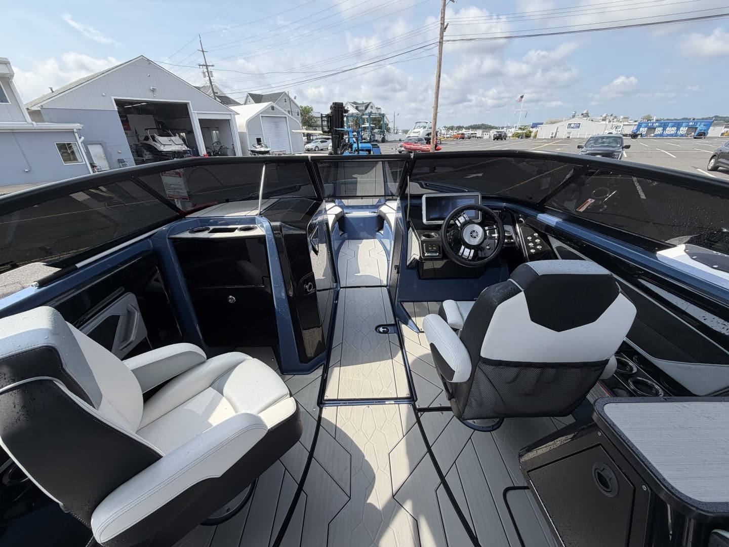 2023 Yamaha Boats 255XD