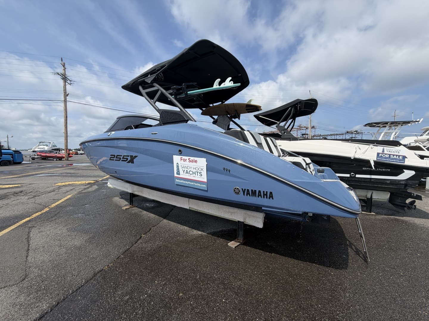 2023 Yamaha Boats 255XD