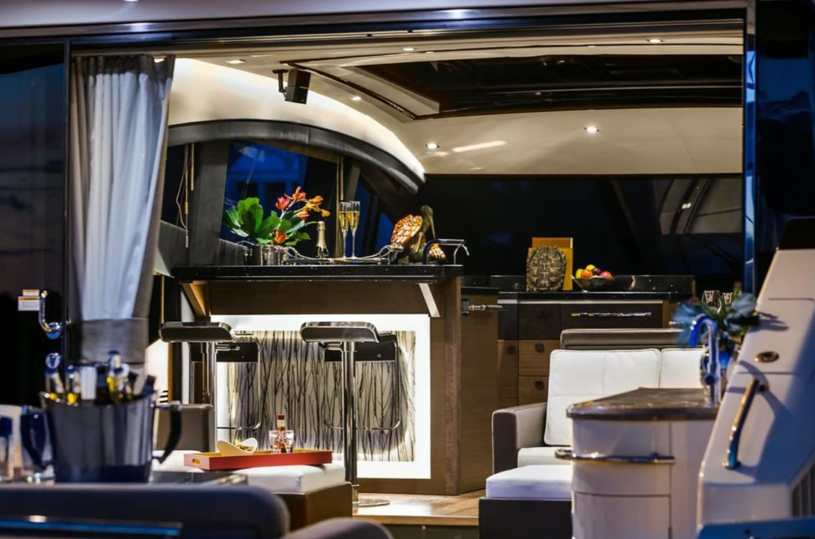 2015 Sea Ray L650