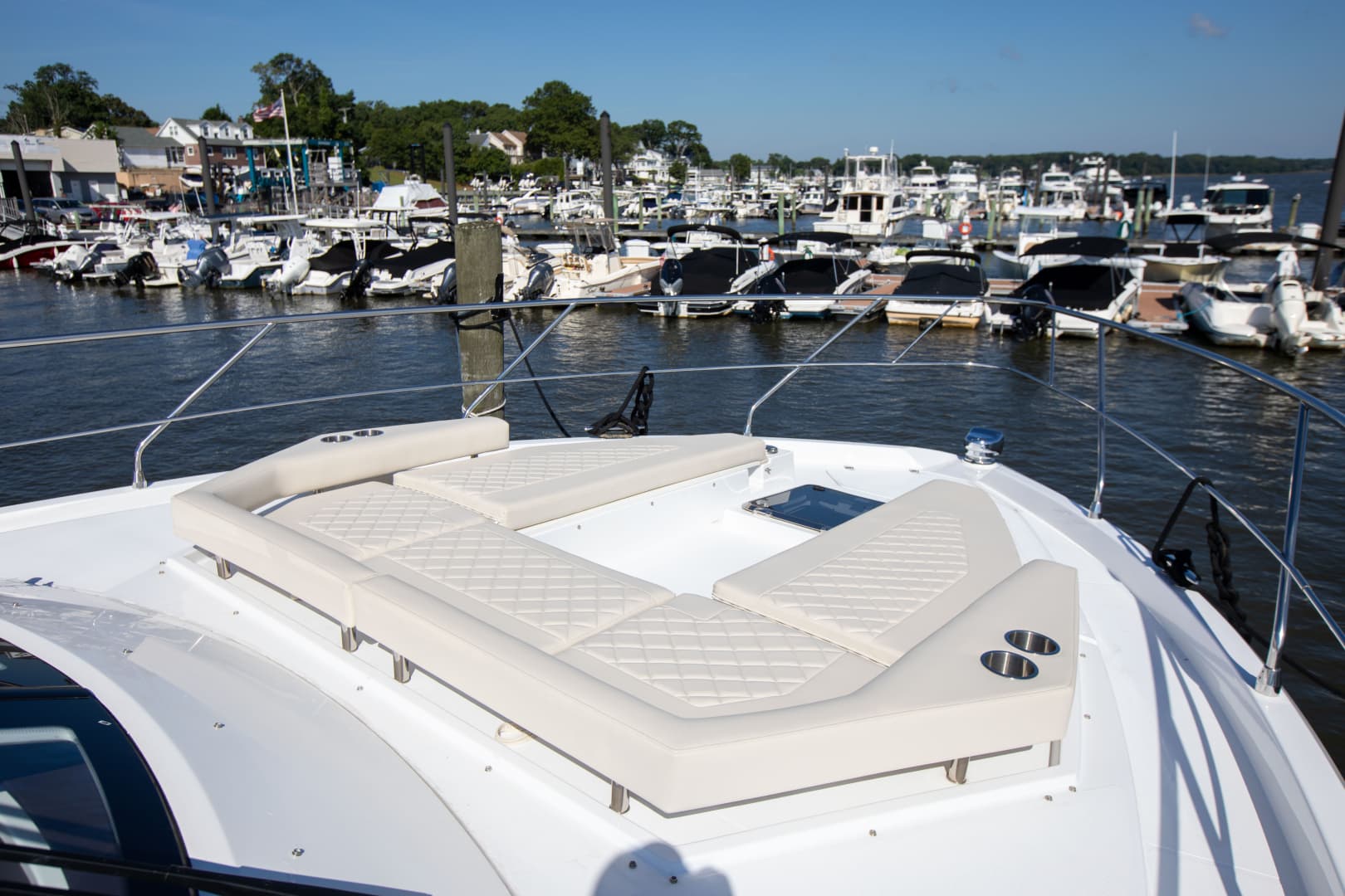 2024 Cruisers Yachts 50 Cantius
