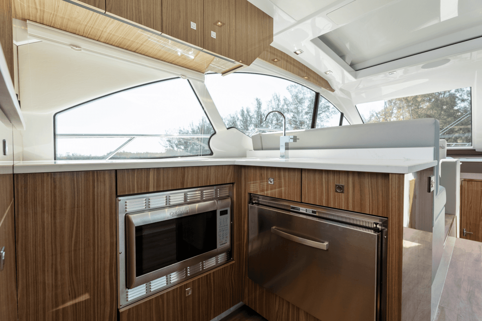 2024 Cruisers Yachts 50 Cantius