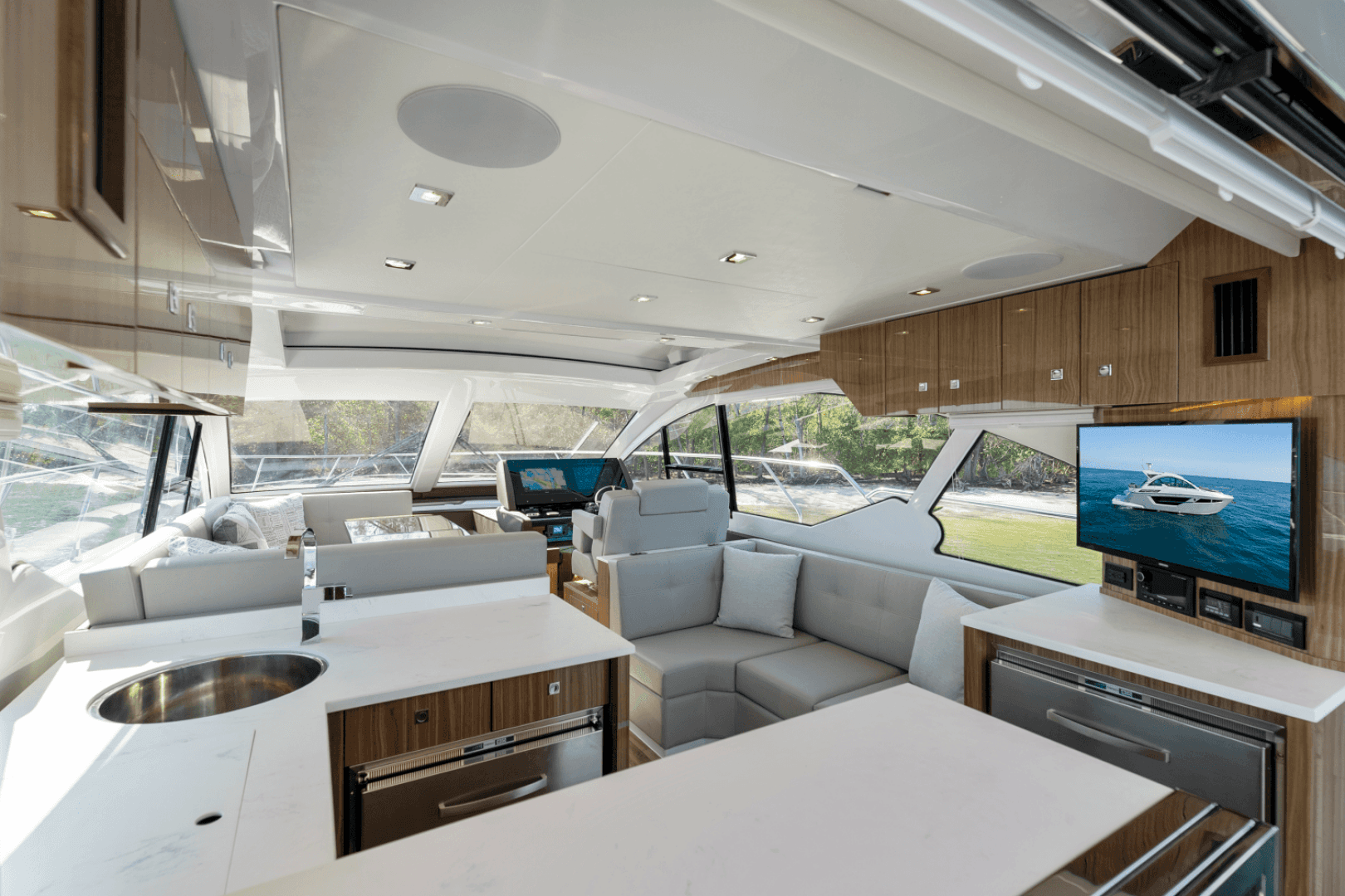 2024 Cruisers Yachts 50 Cantius