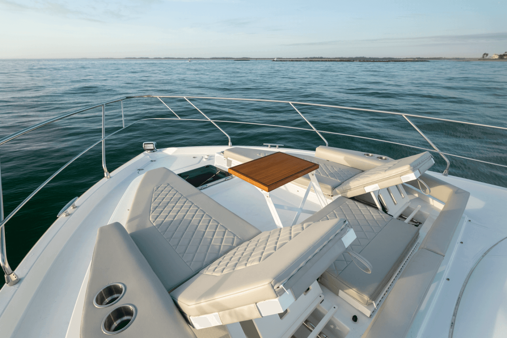 2024 Cruisers Yachts 50 Cantius