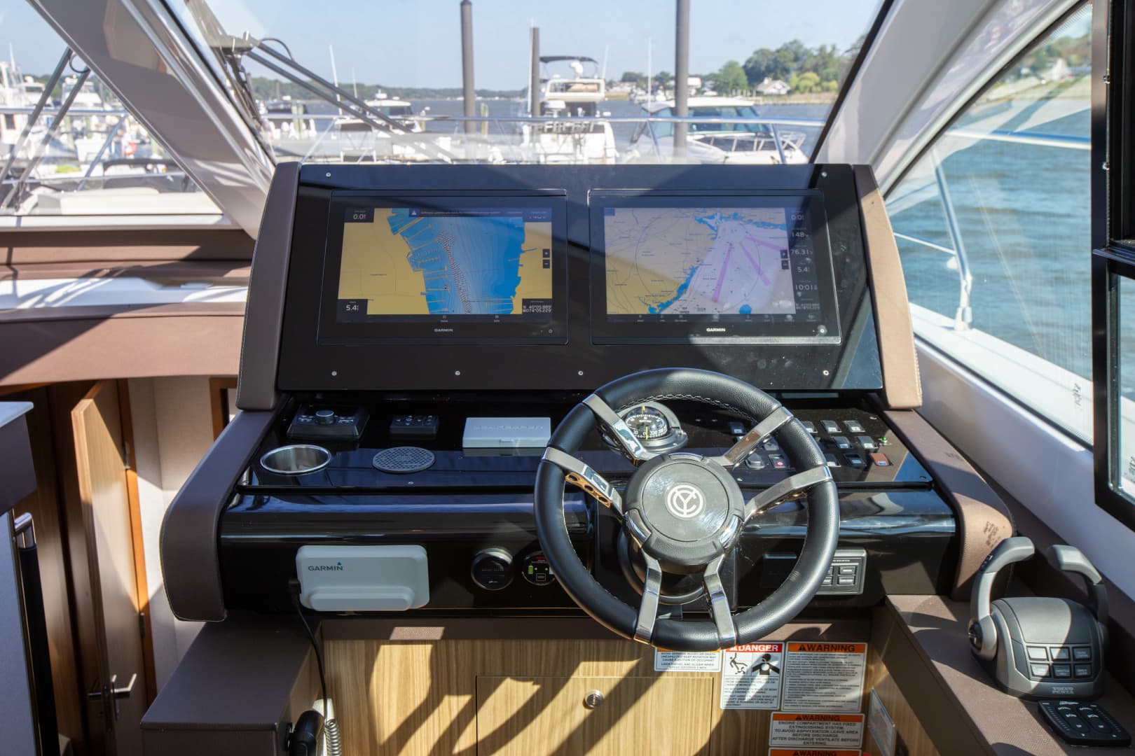 2024 Cruisers Yachts 50 Cantius
