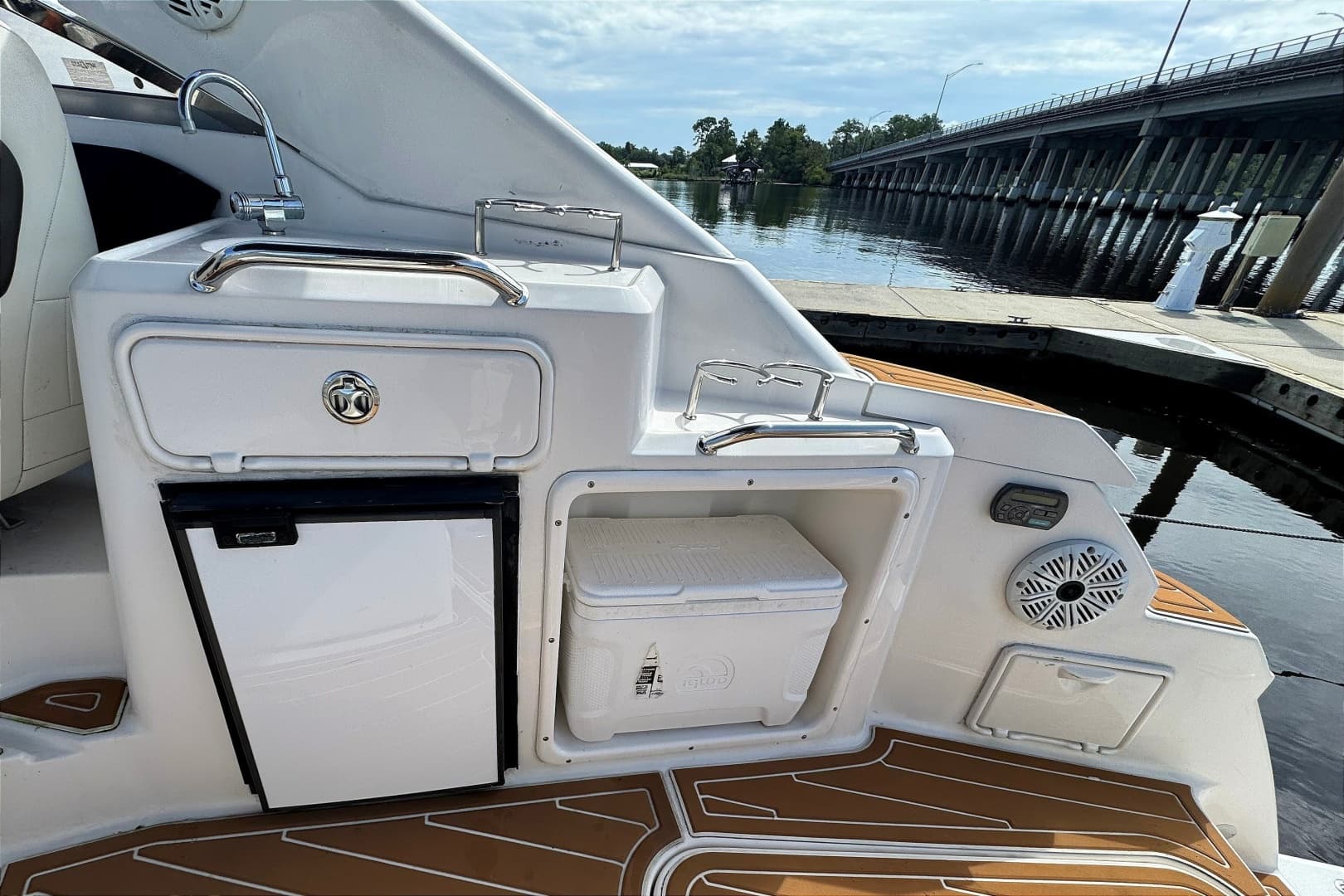 2010 Regal 2860 Window Express