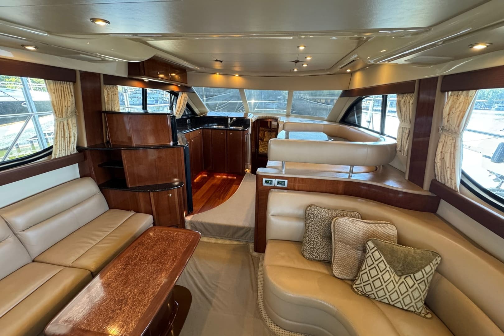 2008 Meridian 411 Sedan