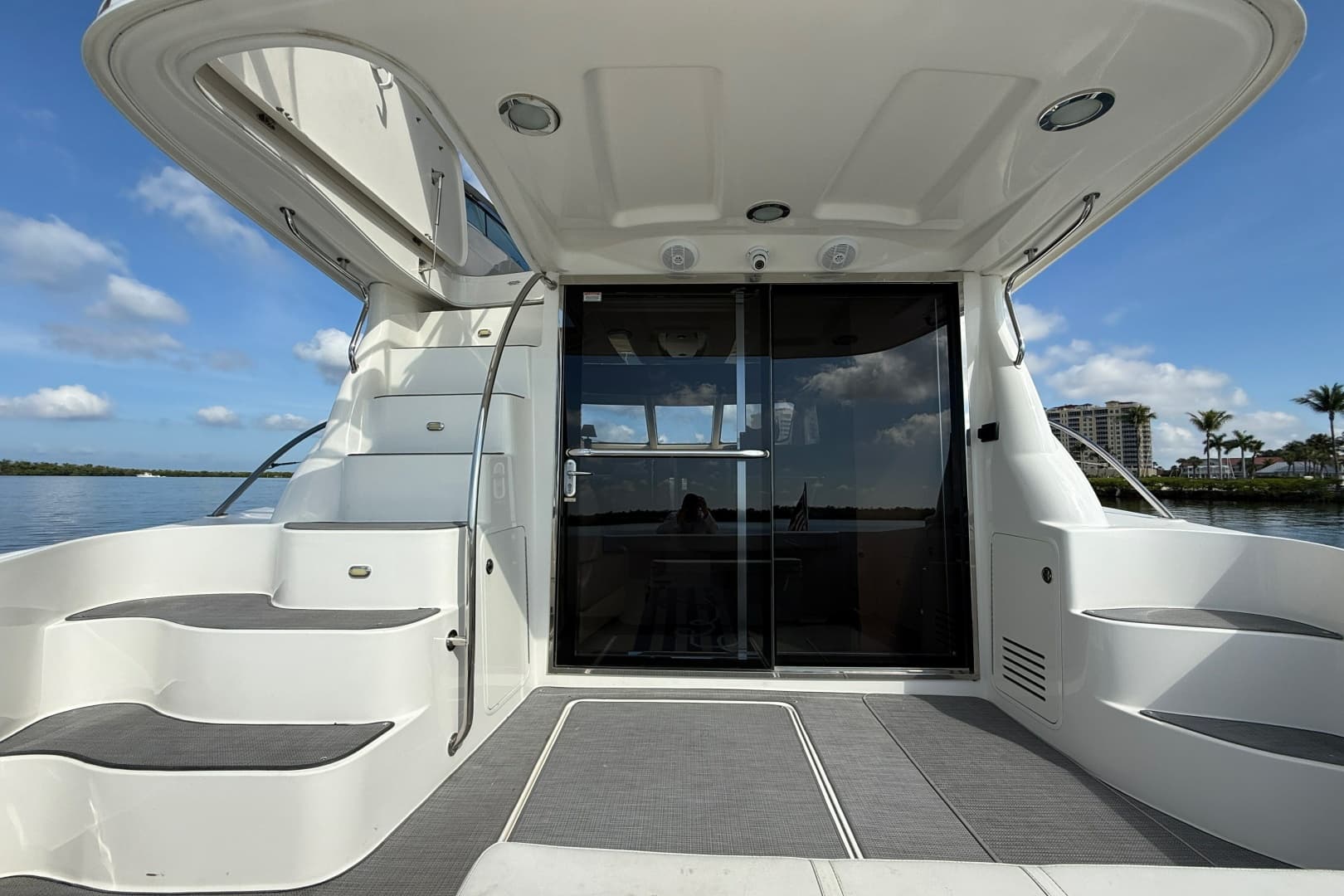 2005 Sea Ray 500 Sedan Bridge
