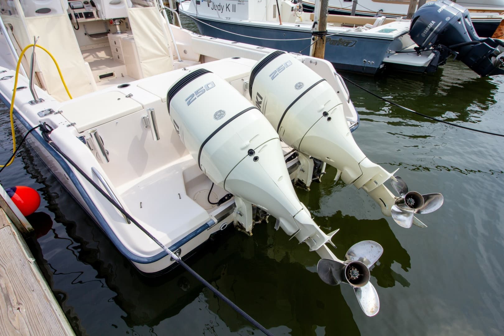 2004 Grady-White Marlin 300