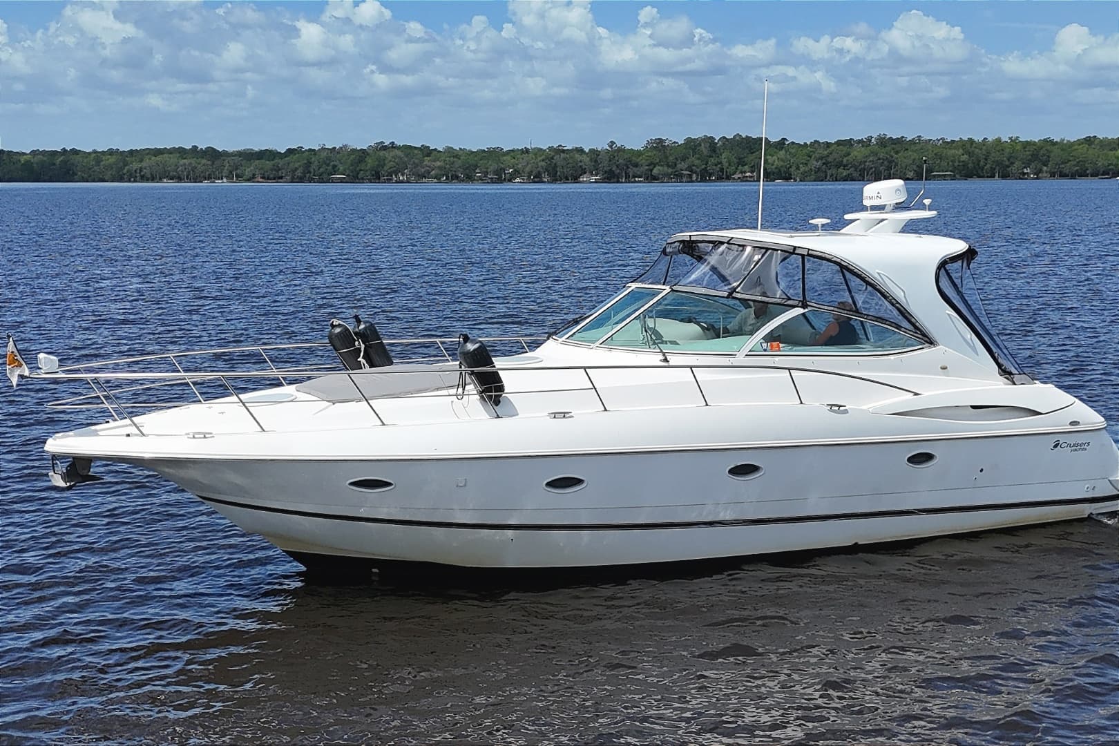 2003 Cruisers Yachts 3970 Express