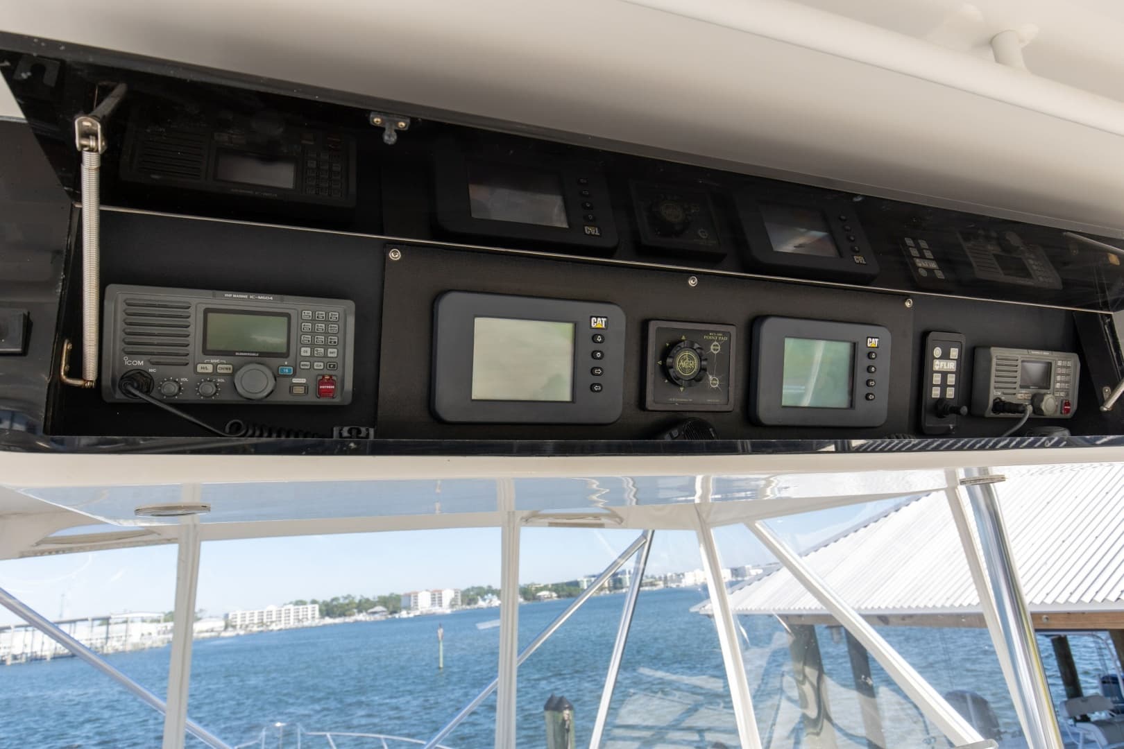 1998 Hatteras 60 Convertible