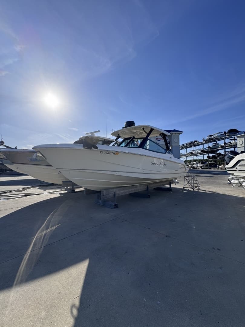 2022 Boston Whaler 280 Vantage DC