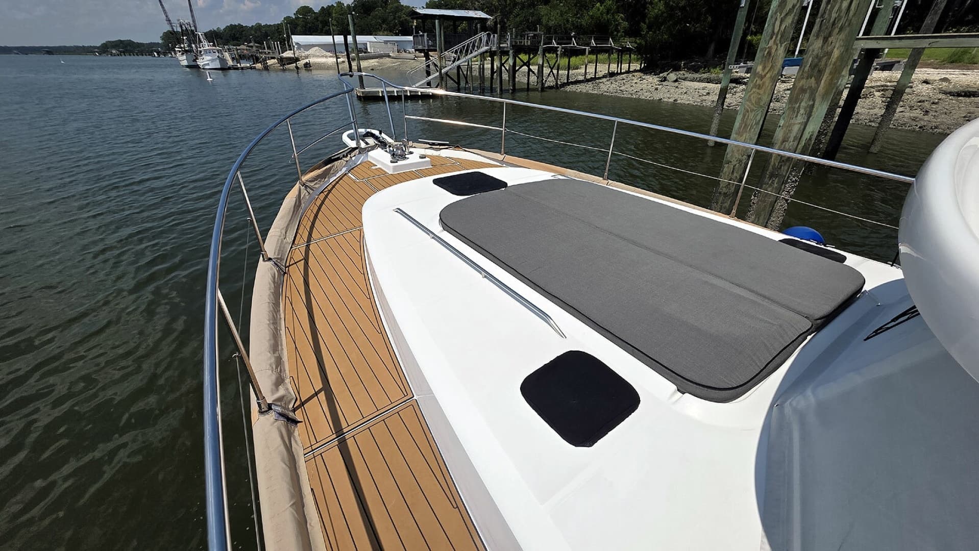 Port Walkway Bow