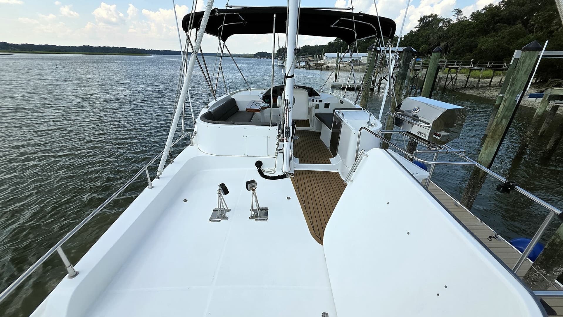 Flybridge Aft Deck Forward