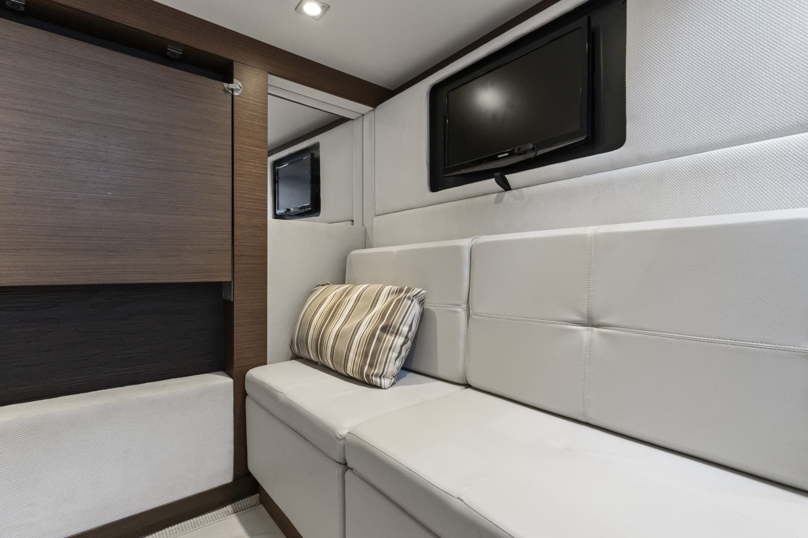 2013 Sea Ray 410 Sundancer