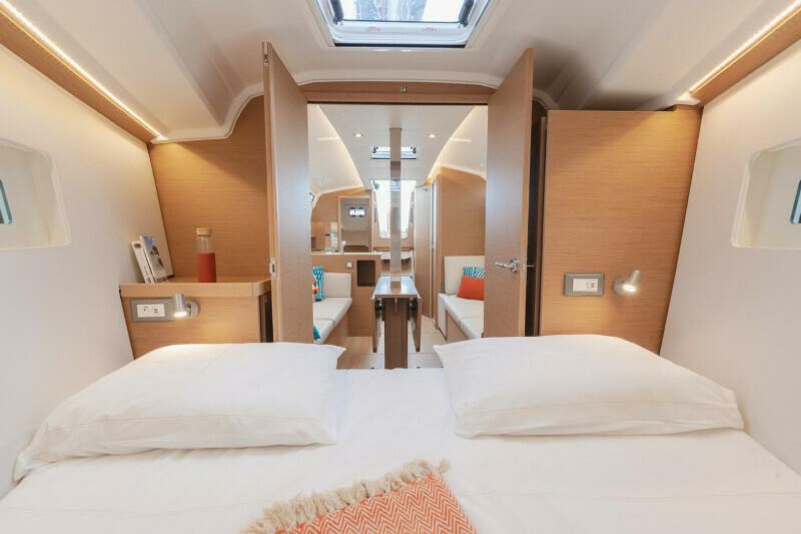 2027 Jeanneau Sun Odyssey 350