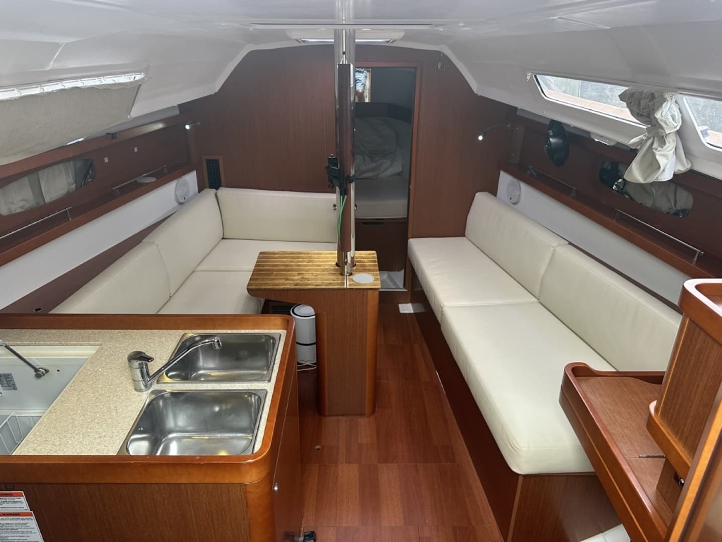 2015 Beneteau 31 Platinum