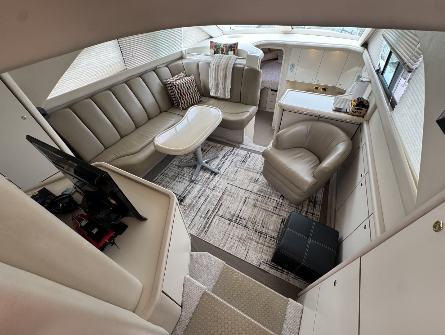 1998 Sea Ray 370 Aft Cabin